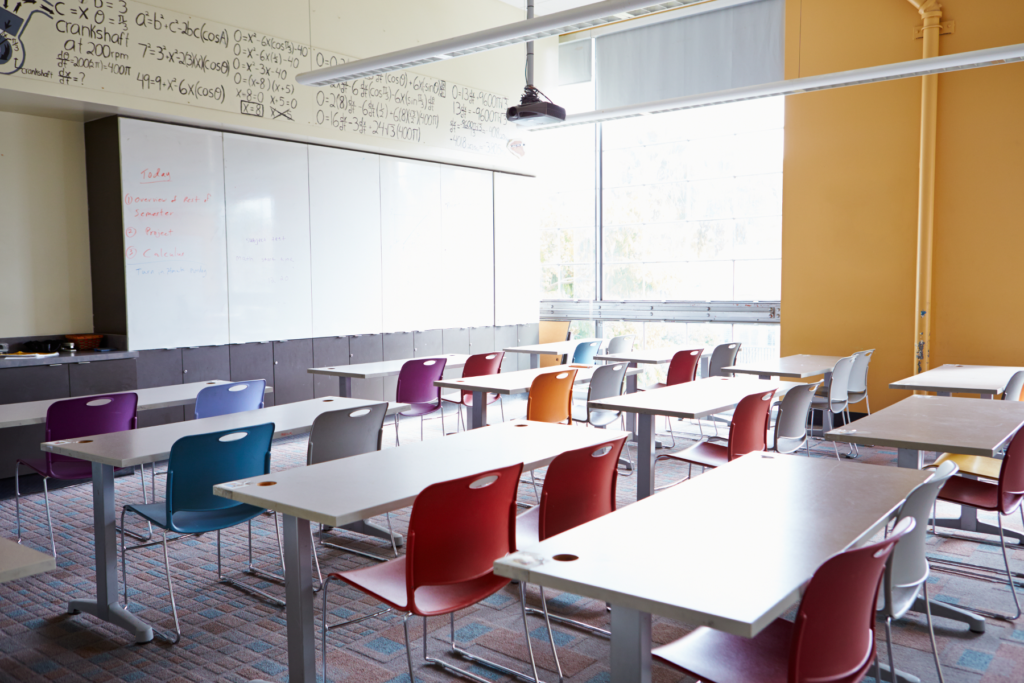 Empty Clasroom-Statepoint5270286c